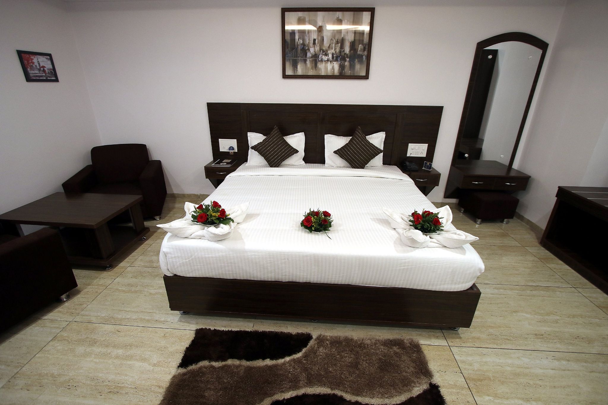 White House Inn Delux AC room 5