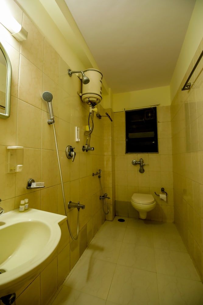 Deluxe Studio, 2 Twin Beds, City View