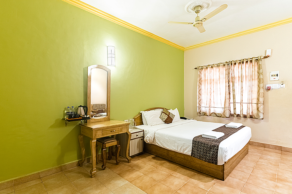 Alcove Beach Resort Standard Double Room 4