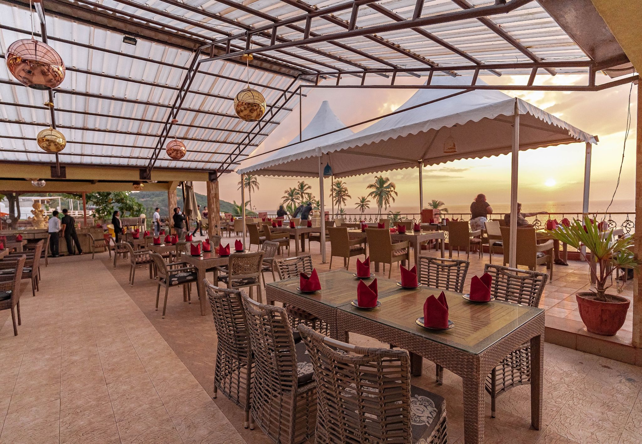 Food & Dining