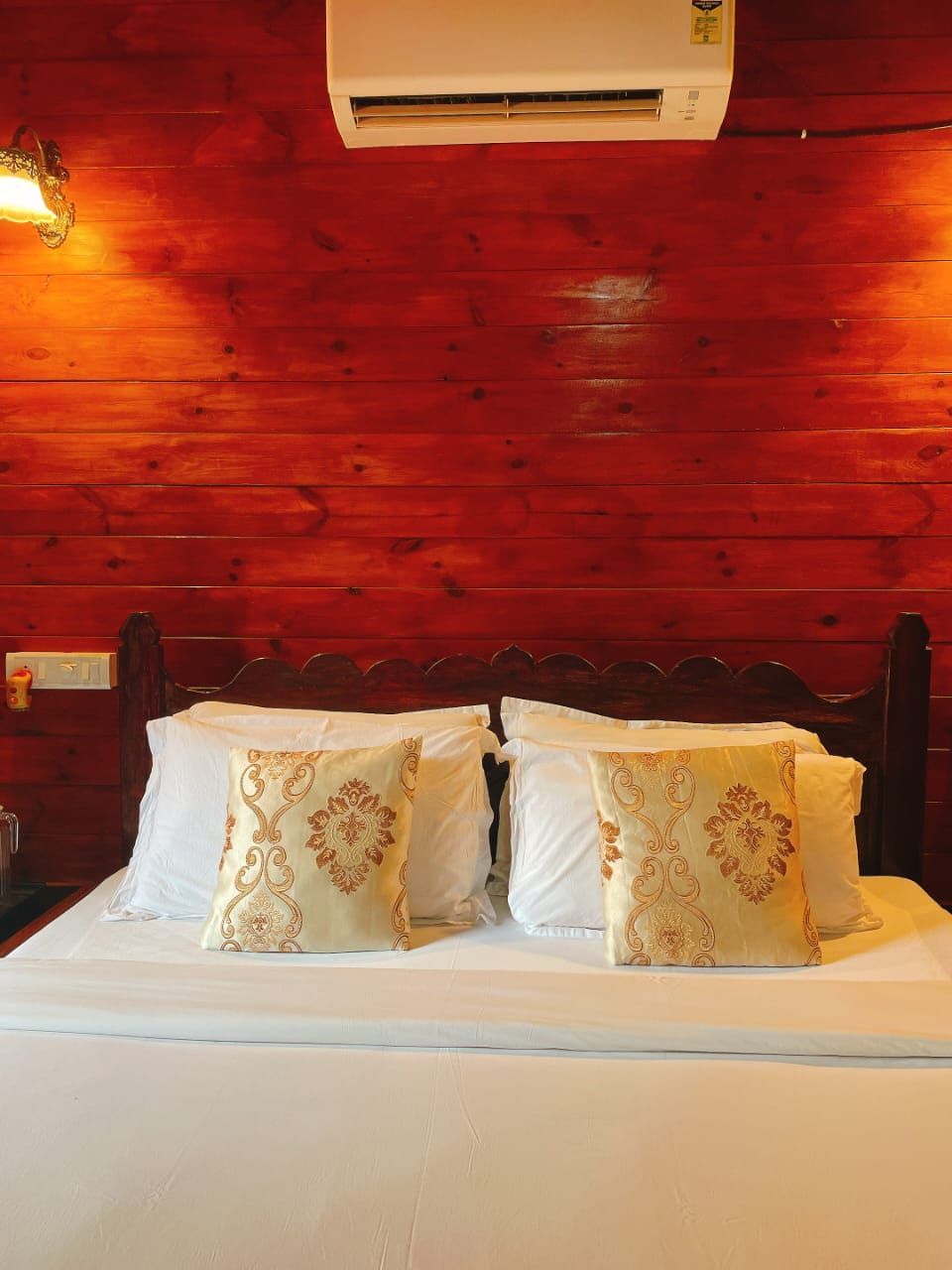 Wooden Chalet - Sea Facing