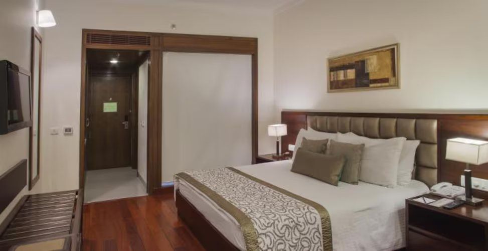 Manor Room (Valley View Tower)