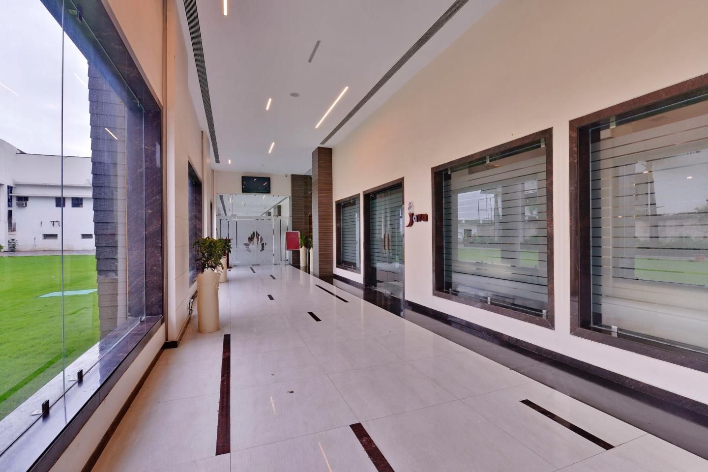 undefined Hotel Silver Oak 3