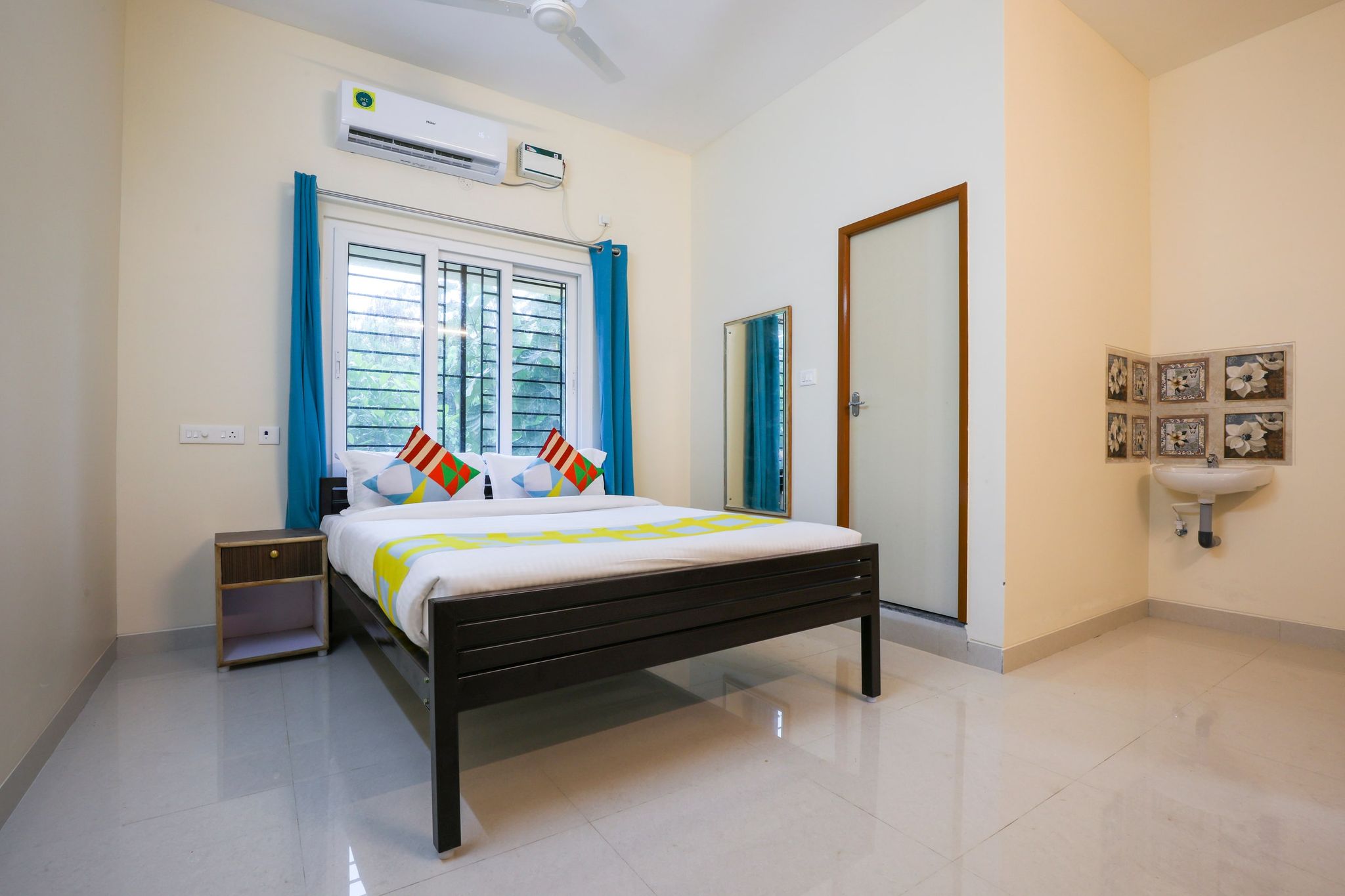 Hotel O LBA Grand Residency Classic 8