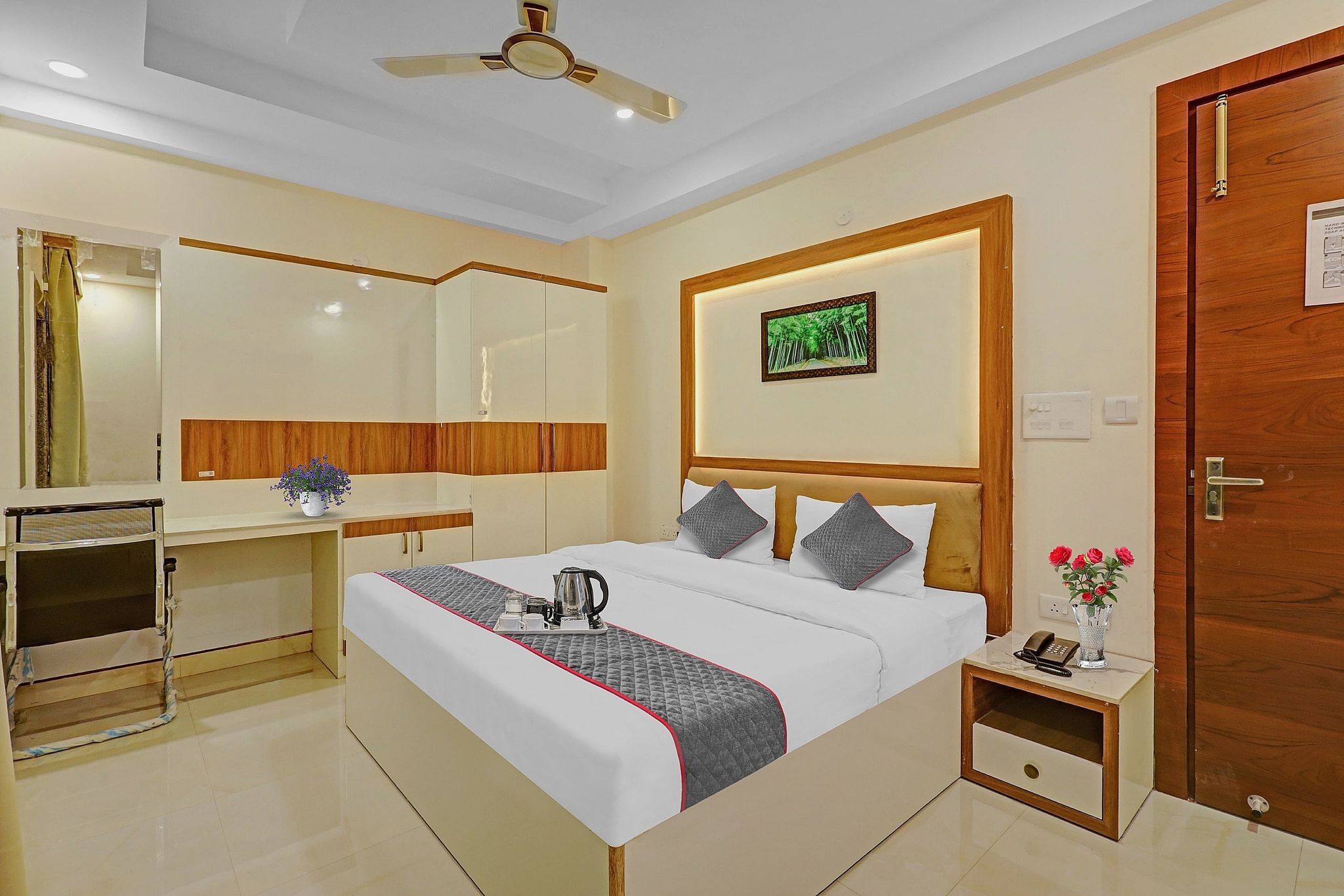 Townhouse Lucky Grand Palace Classic 11