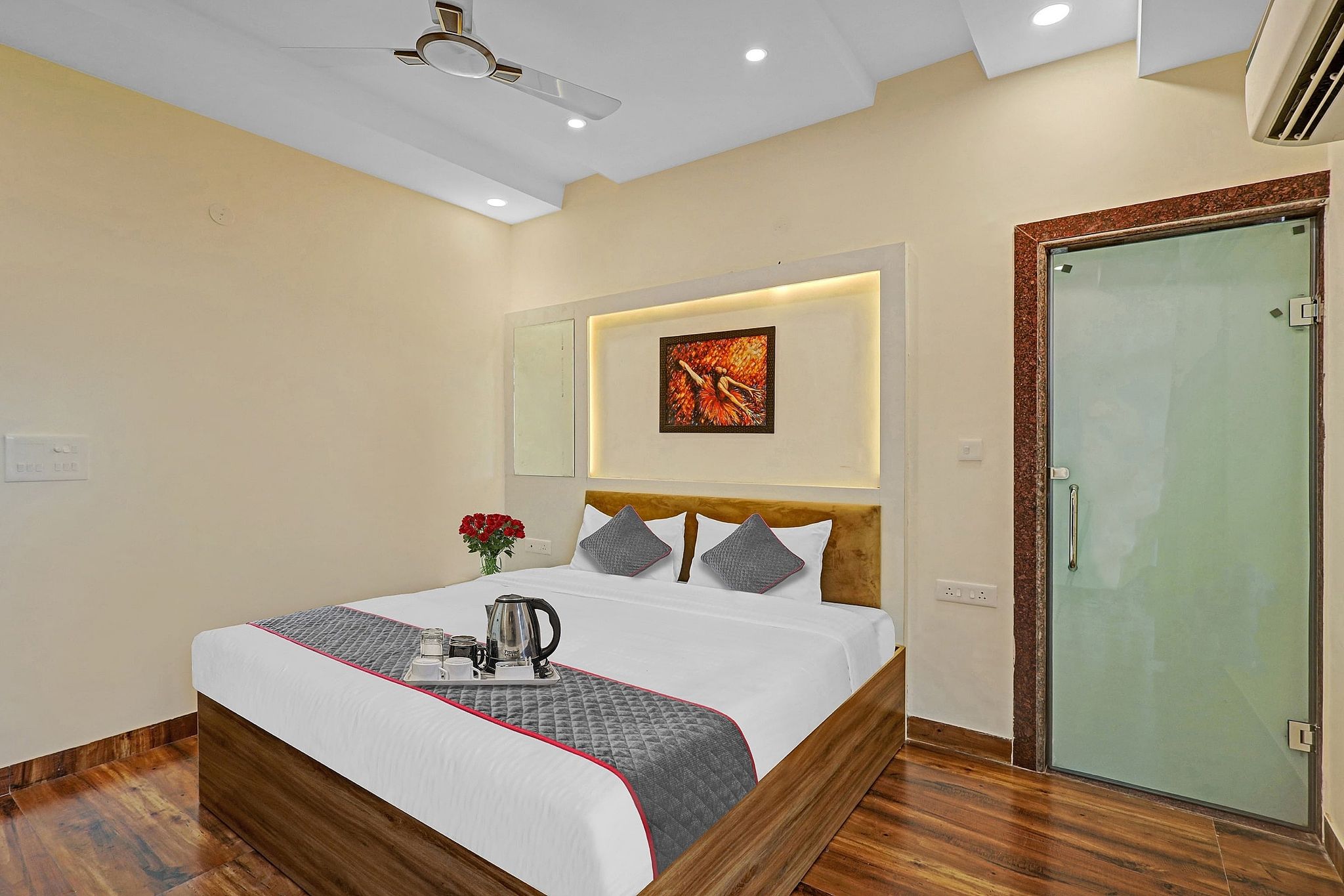 Townhouse Lucky Grand Palace Classic 9