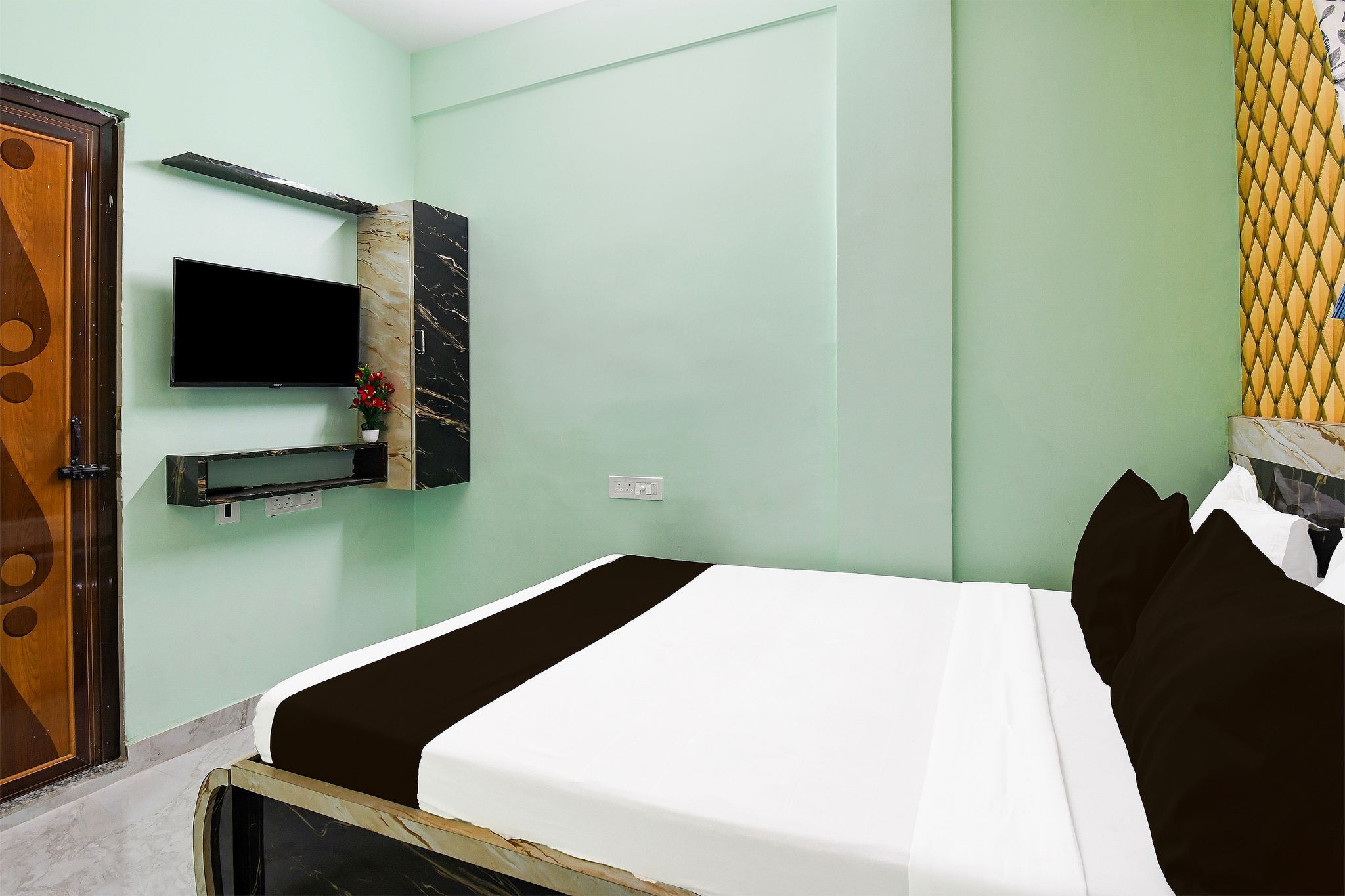 Hotel O Shivam Regency Near Acropolis Mall Classic 3