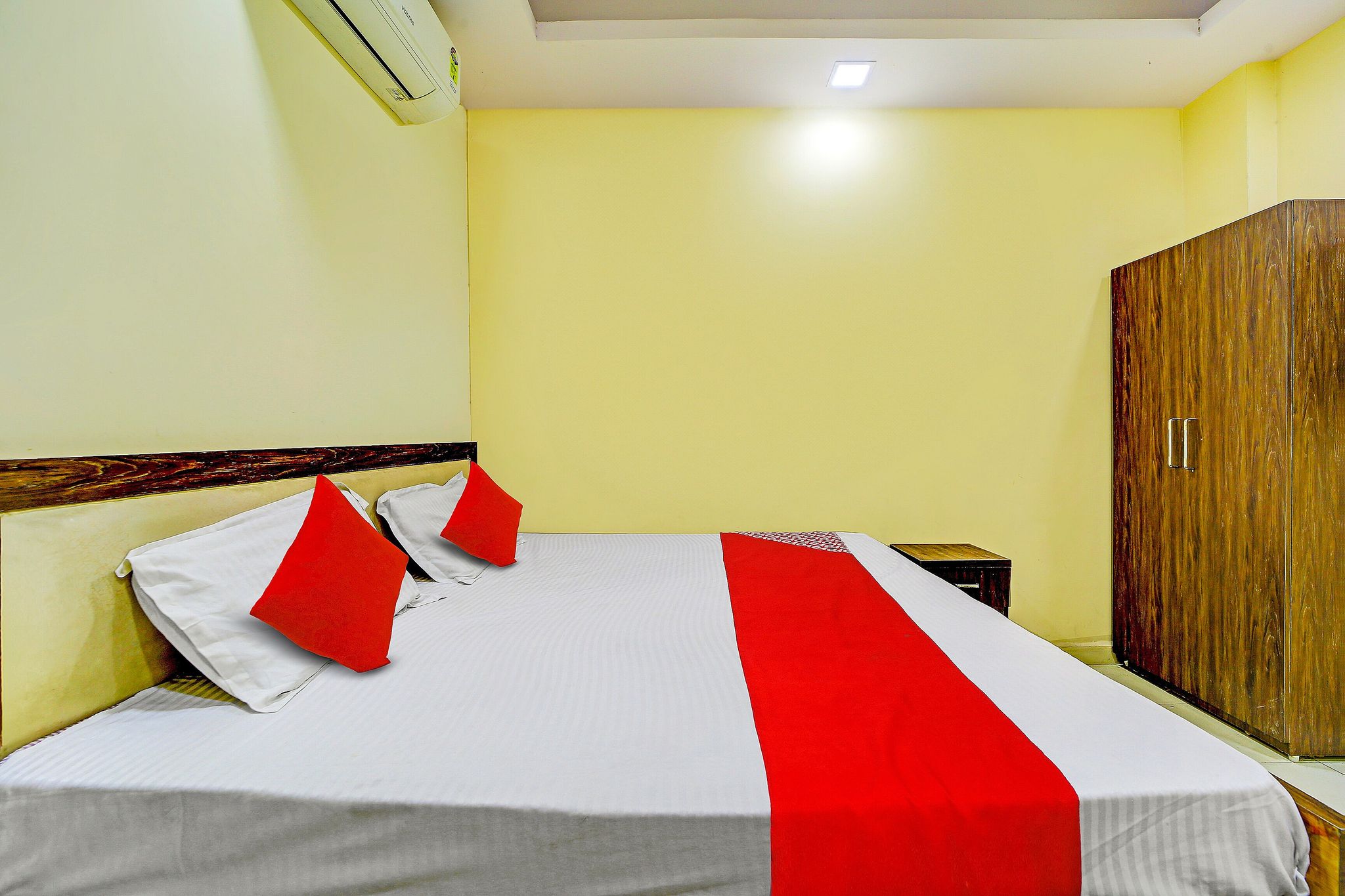 Hotel O The Happy Land Hotel & Cafe Classic 5