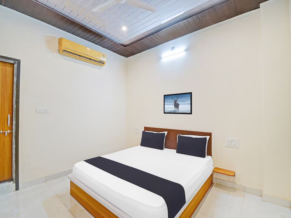 Hotel O Gokul Palace