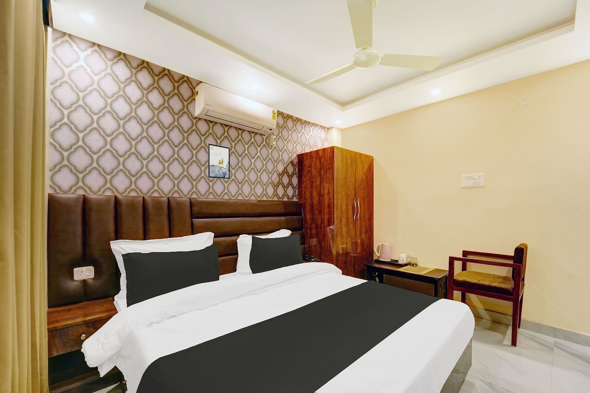 Super Townhouse OAK The Dev Regency Super Deluxe Room 8