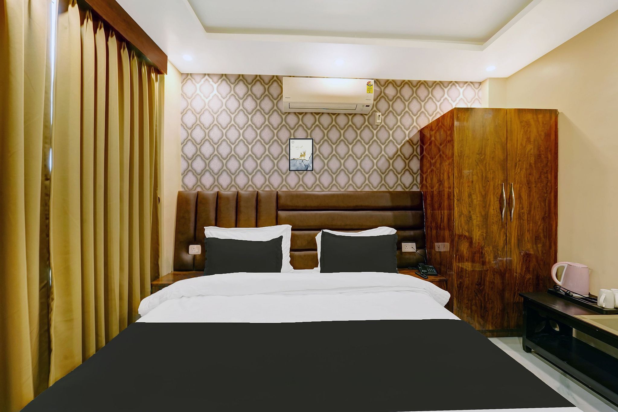 Super Townhouse OAK The Dev Regency Super Deluxe Room 11