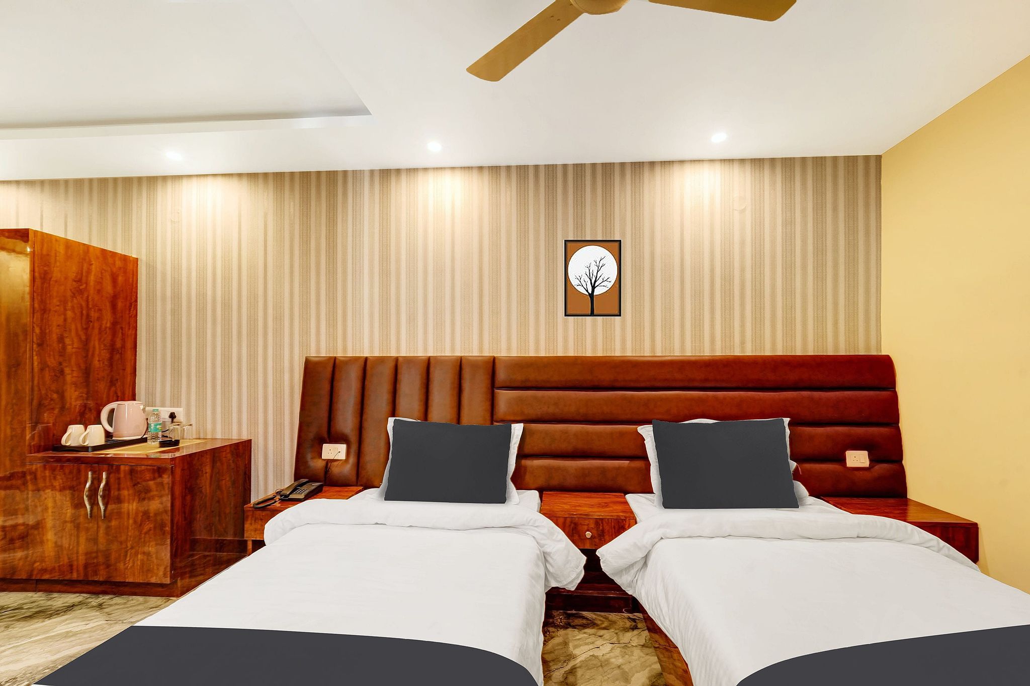 Super Townhouse OAK The Dev Regency Super Deluxe Room 4