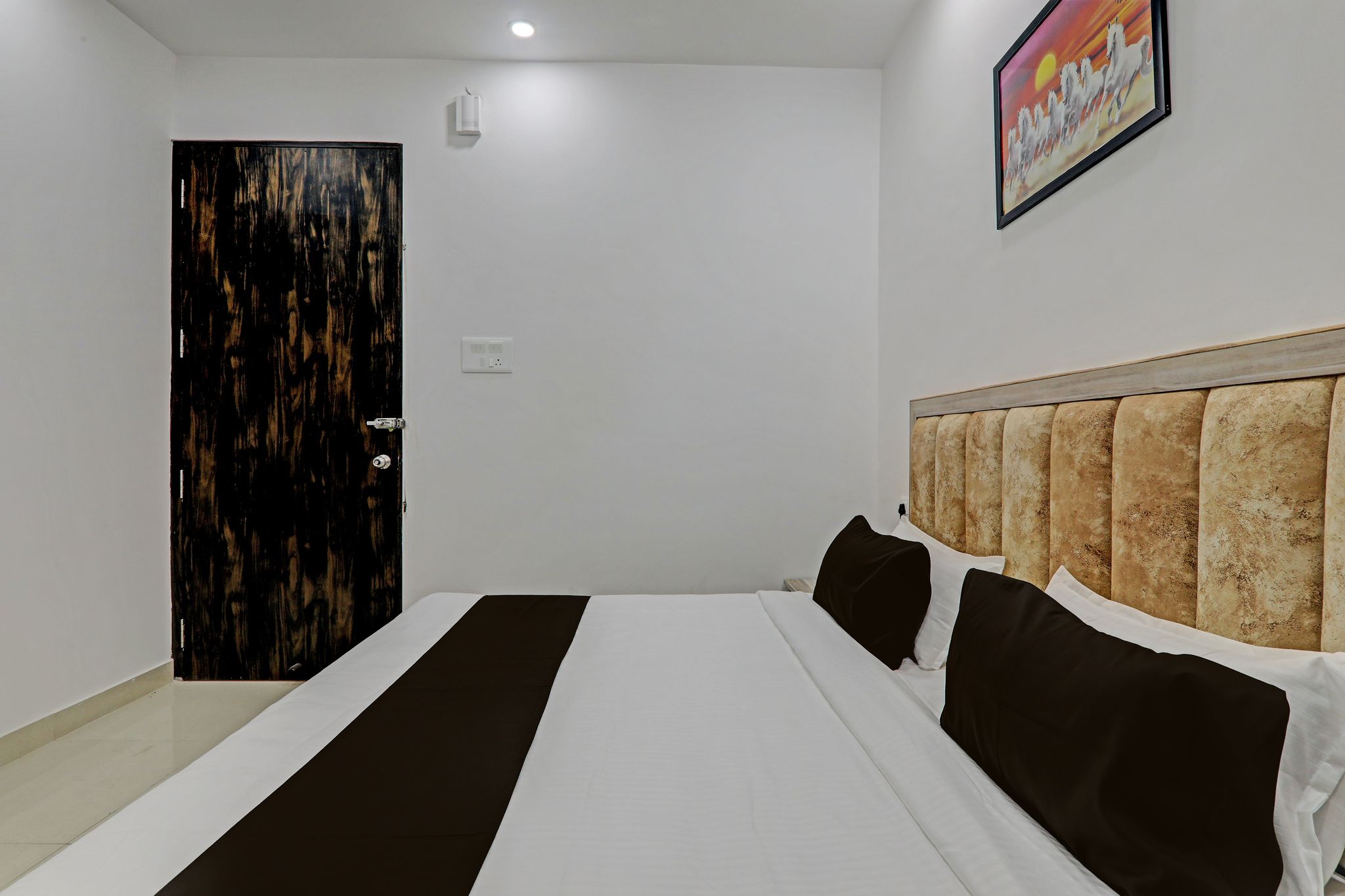 Super Hotel O 820943 Hotel The Vindh Classic 8