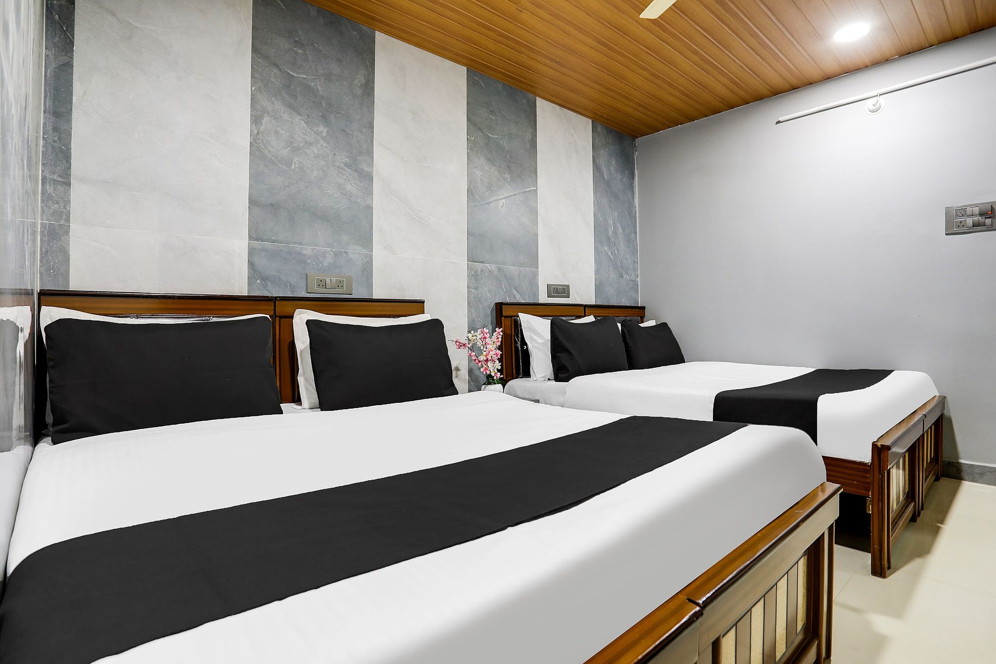 Hotel O Madhapur VIP Hills Classic 13