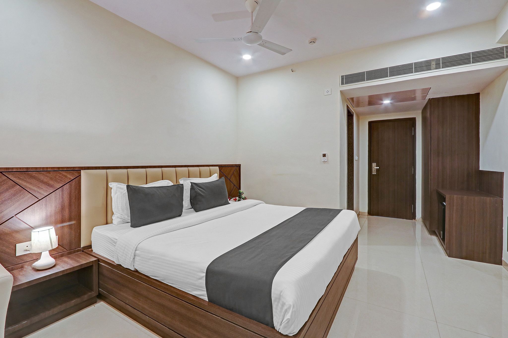 Townhouse Meghalaya Hotel - Gajuwaka Classic 12