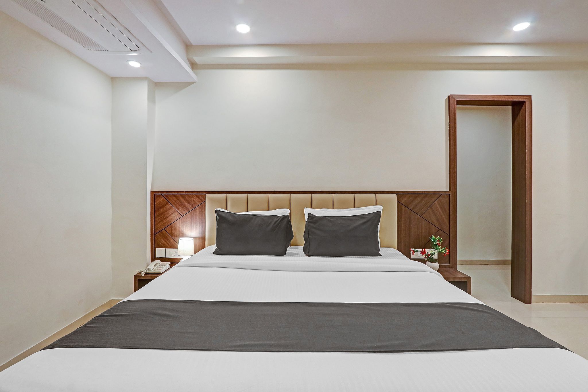 Townhouse Meghalaya Hotel - Gajuwaka Classic 24