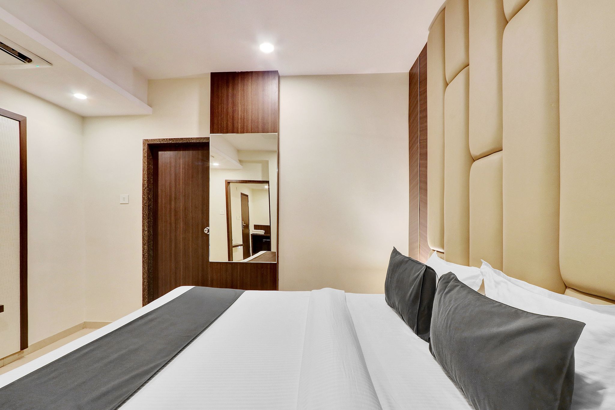 Townhouse Meghalaya Hotel - Gajuwaka Classic 25