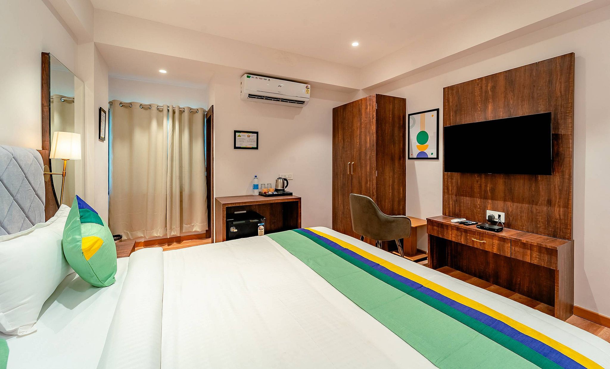 Treebo Premium Omni Residency Deluxe Room 4