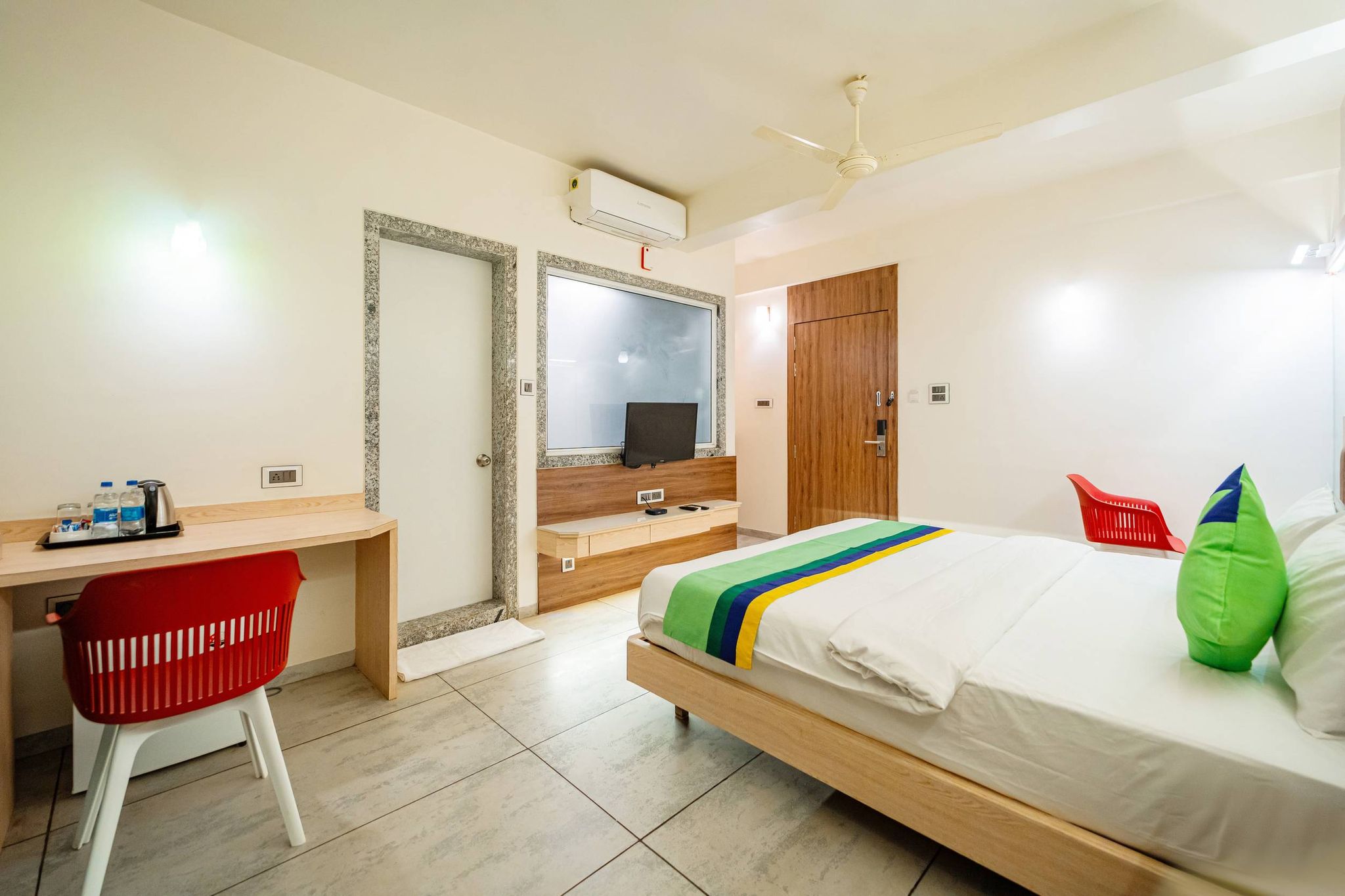 Treebo Sai Rekha Inn Deluxe Room 4