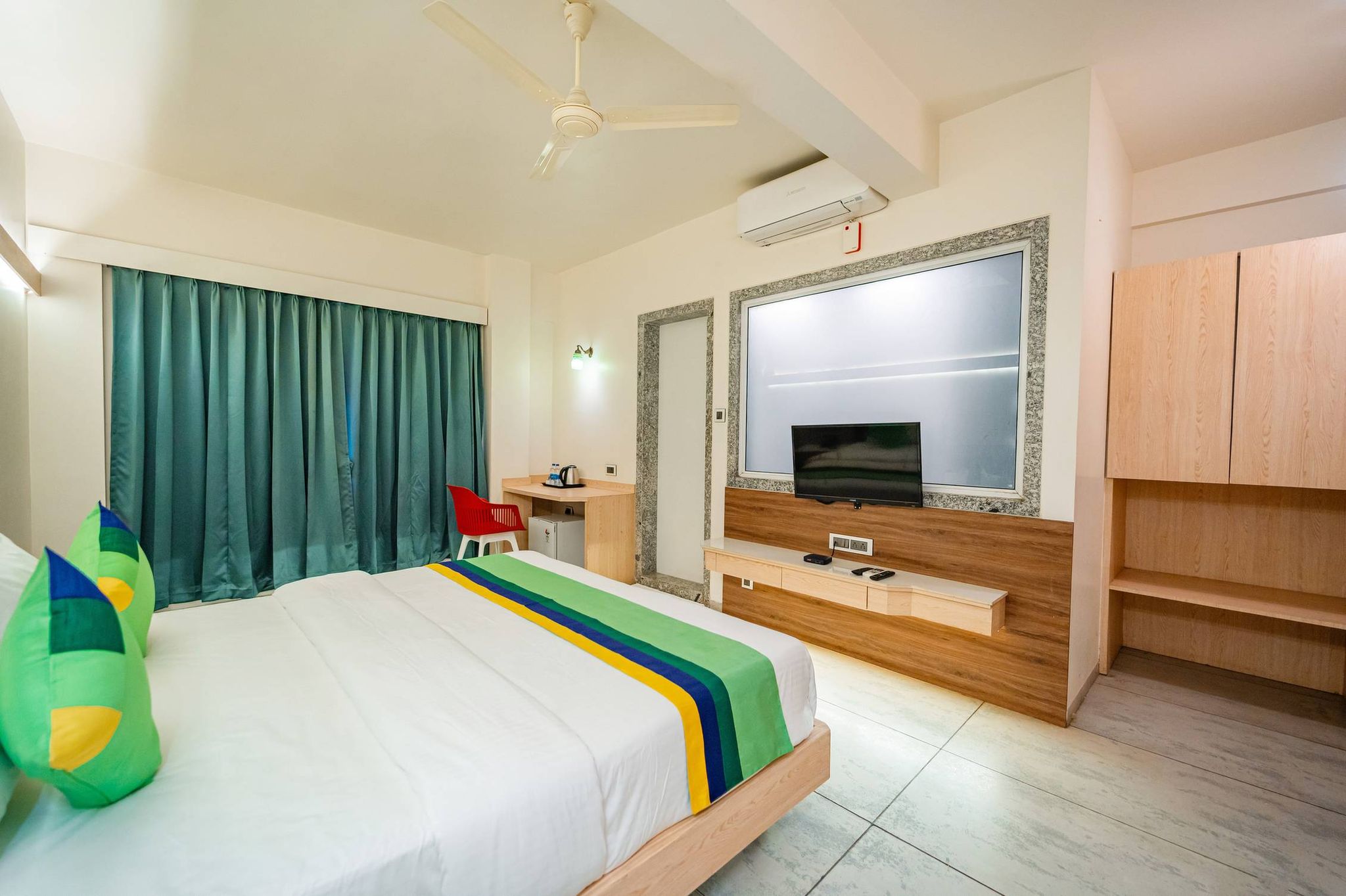 Treebo Sai Rekha Inn Deluxe Room 6