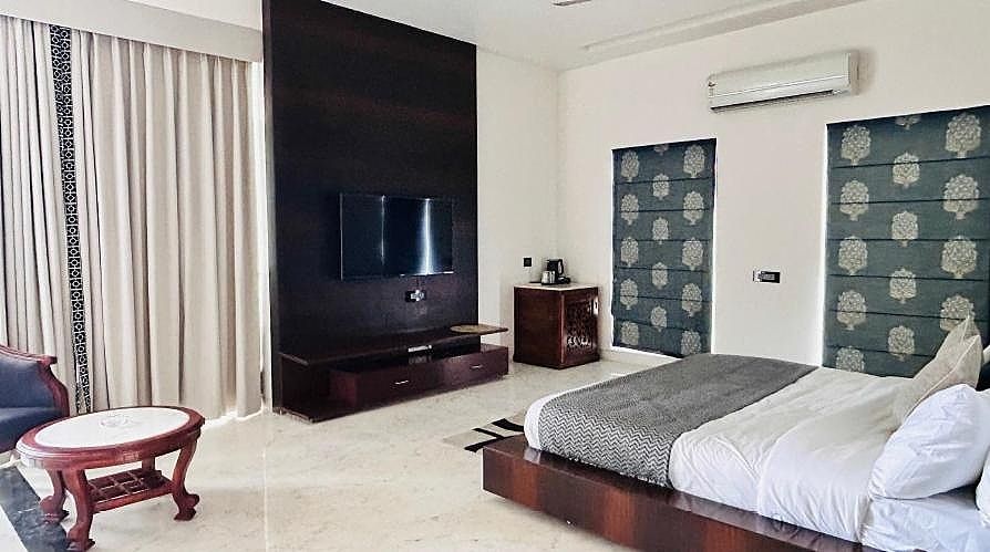Ridhi Retreat Super Deluxe Room 2