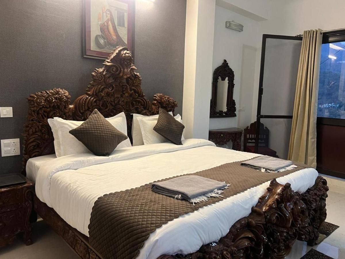 Captain Resorts Deluxe Room  2