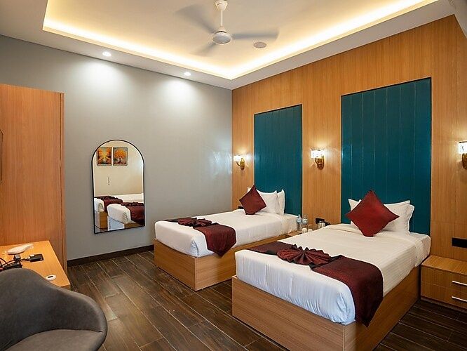 Pravasa Stay Near Luv Kush Square Superior Room
