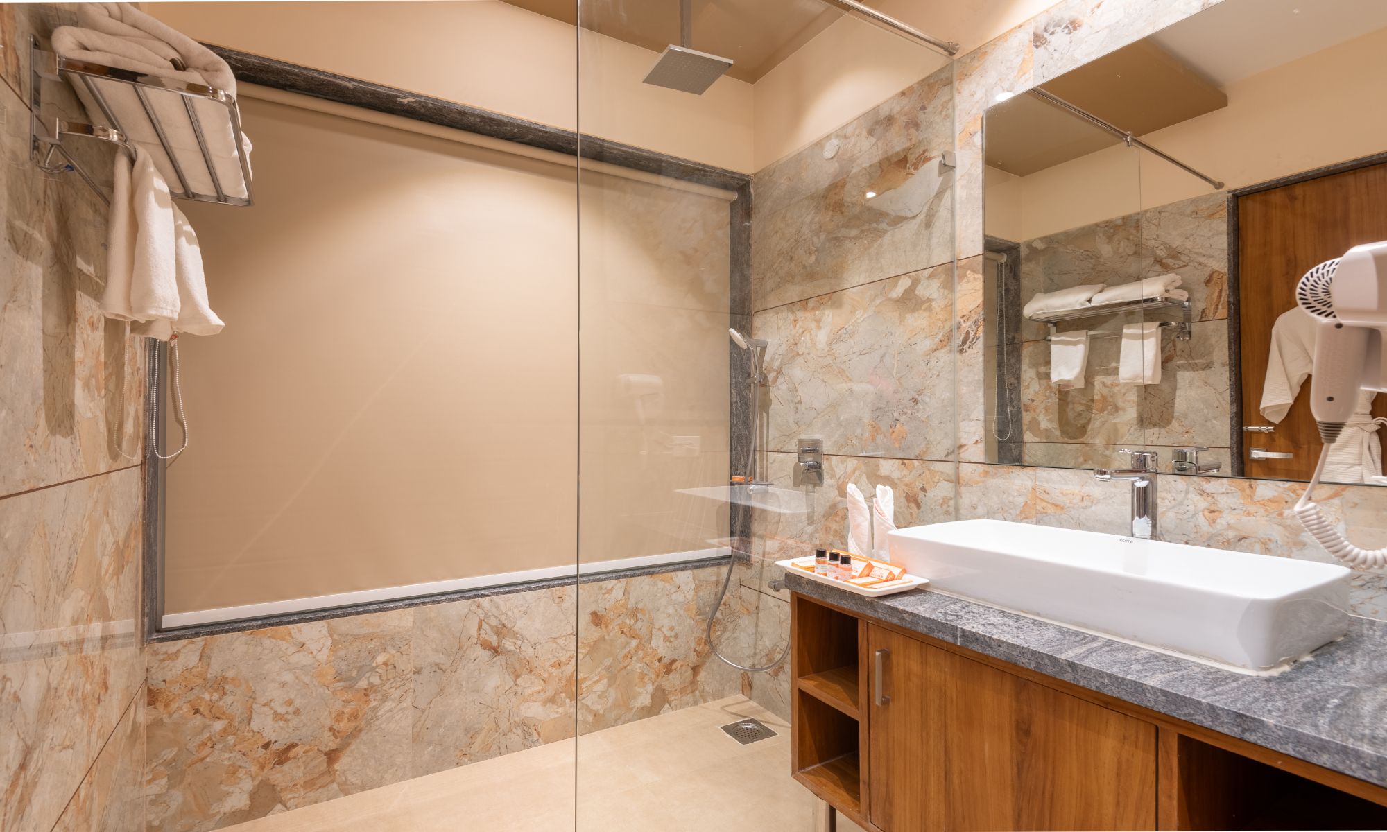 Hotel Kaushal Regency Luxury Room 5