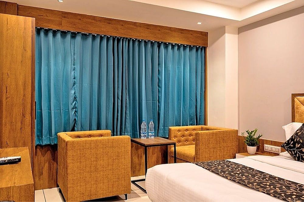 Hotel Royal Crown Superior Room 6