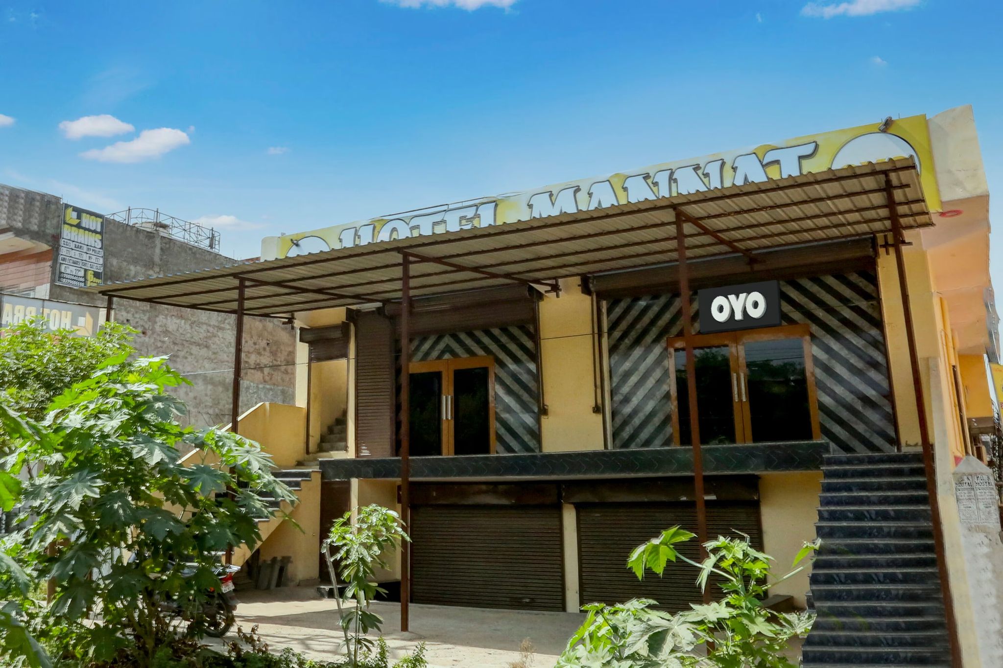 OYO 90856 HOTEL MANNAT