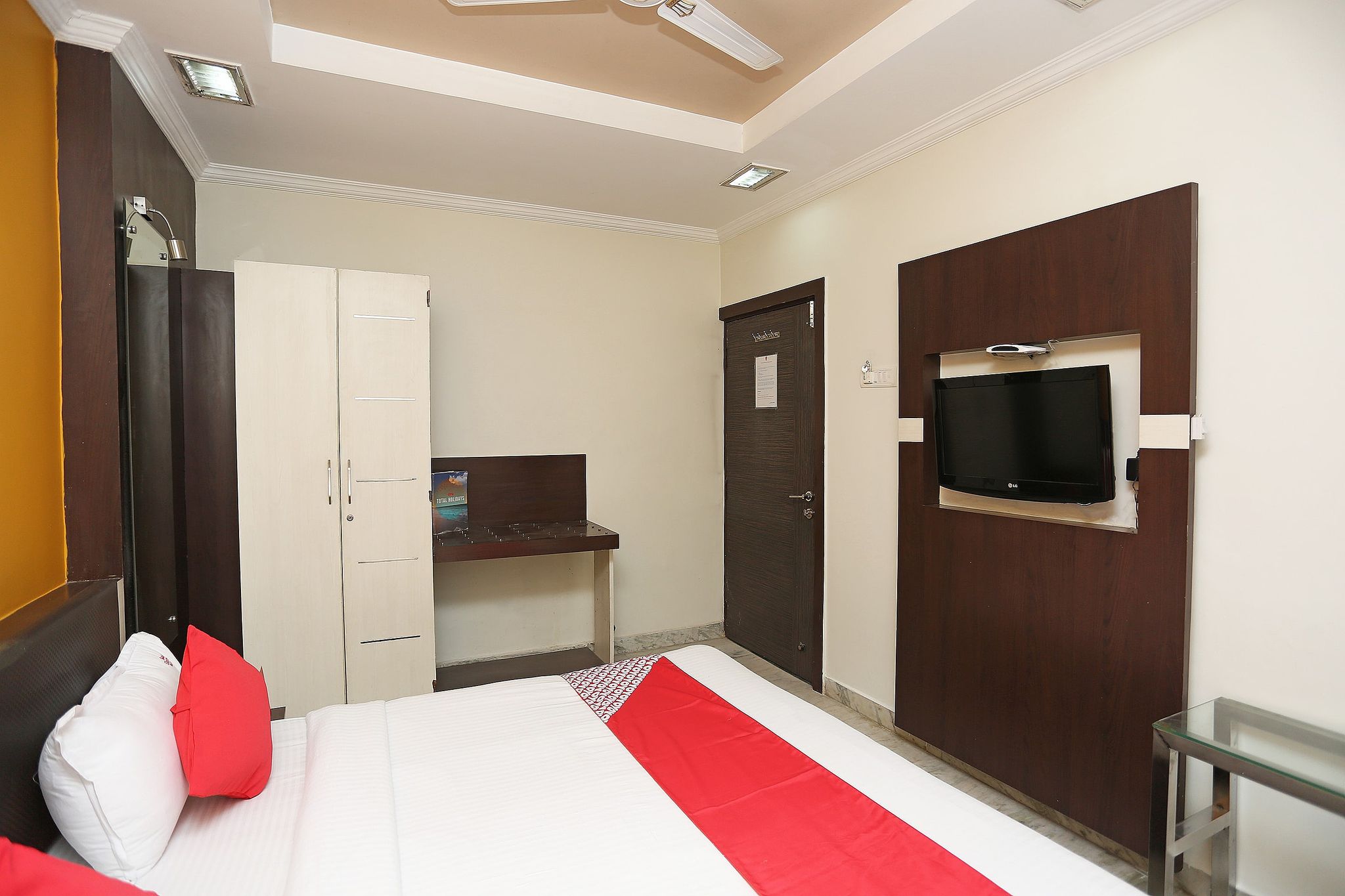 Super Collection O MP Nagar Classic 16