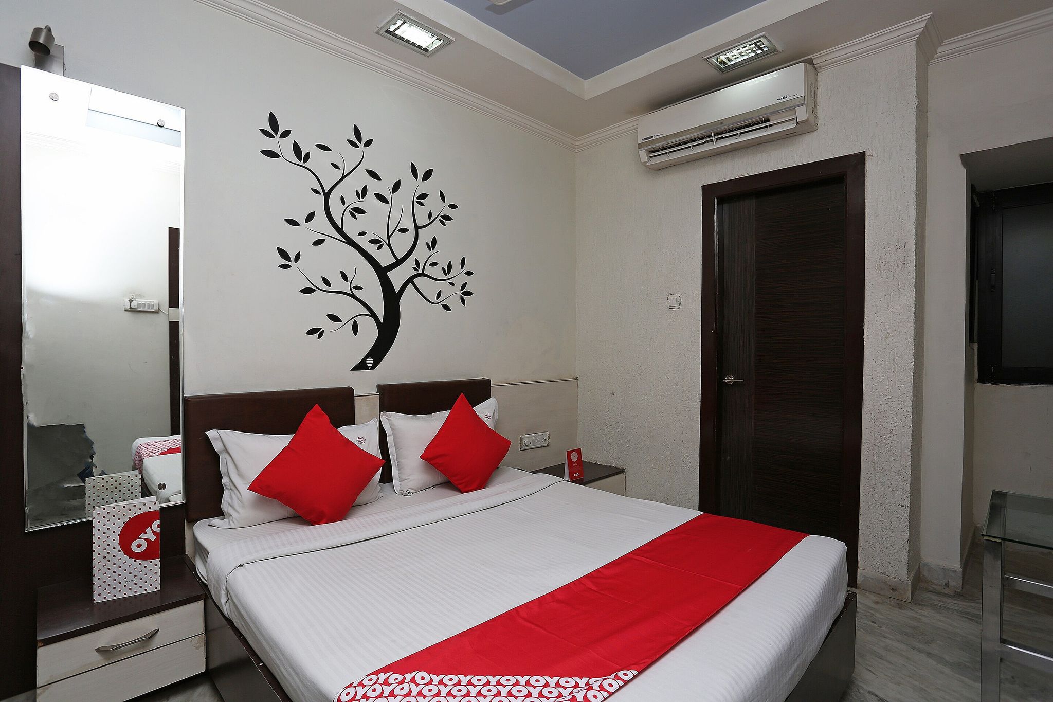 Super Collection O MP Nagar Classic 2