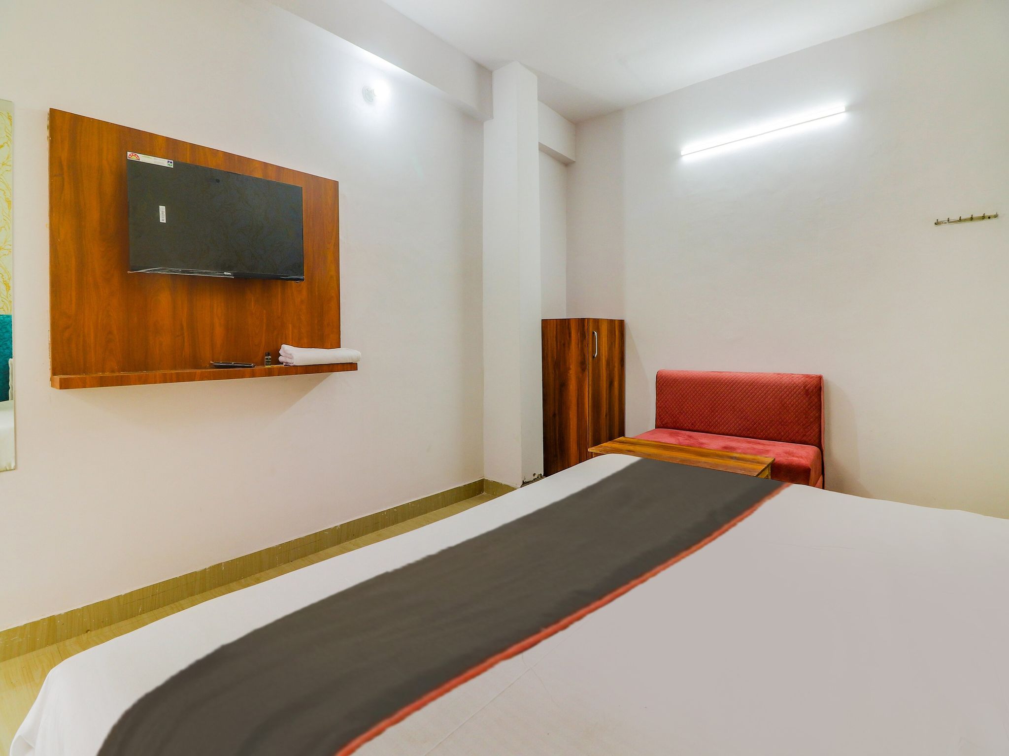 Hotel O Paras Palace Classic 10