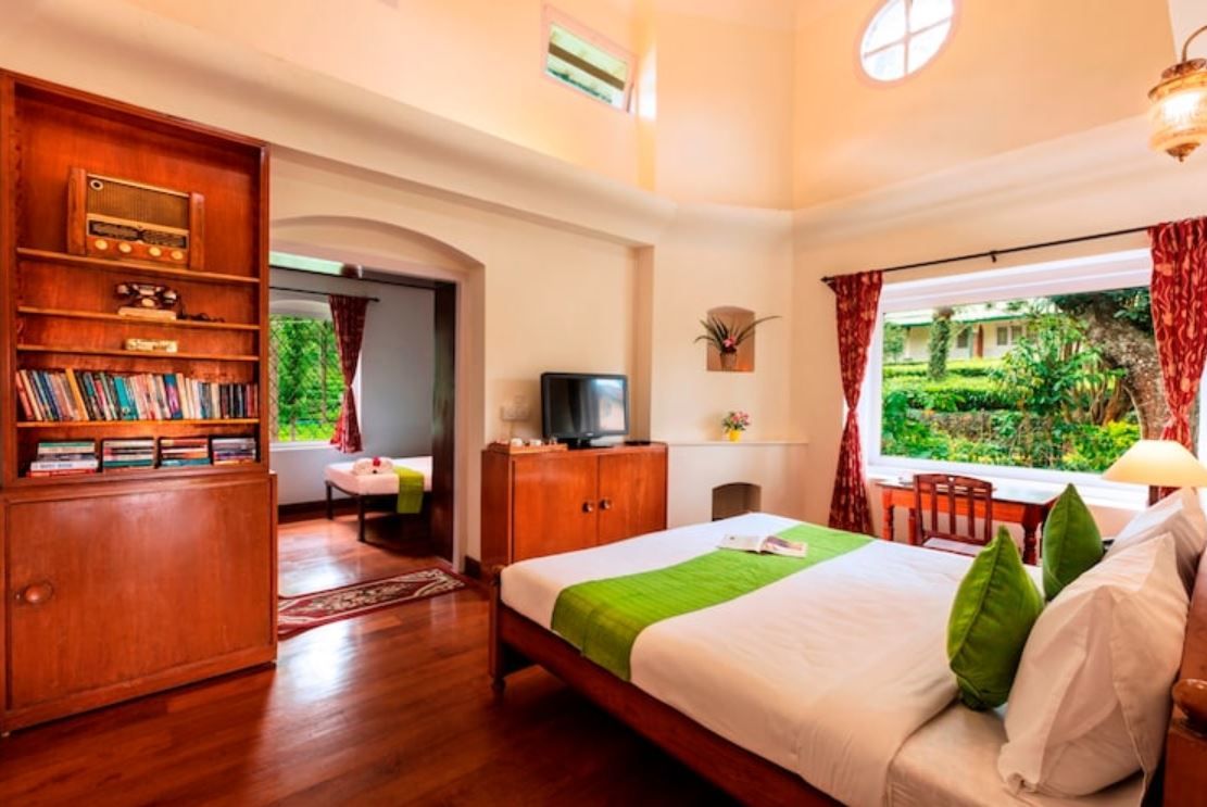 Hibiscus (50 meters away from Teanest)