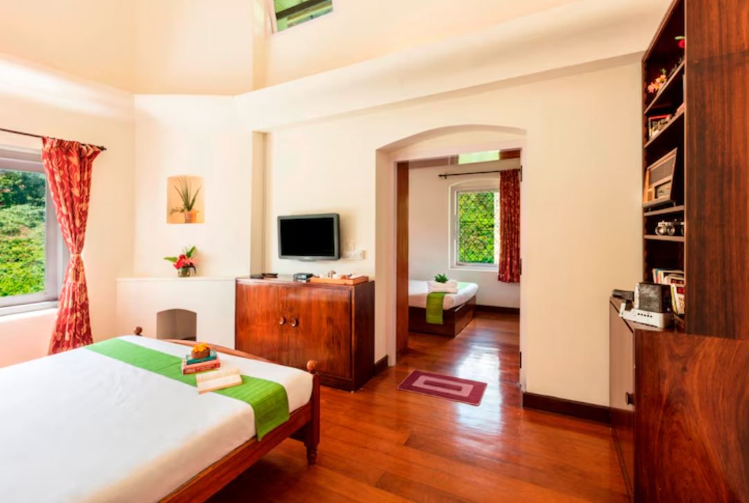 Lemongrass (50 meters away from Teanest)