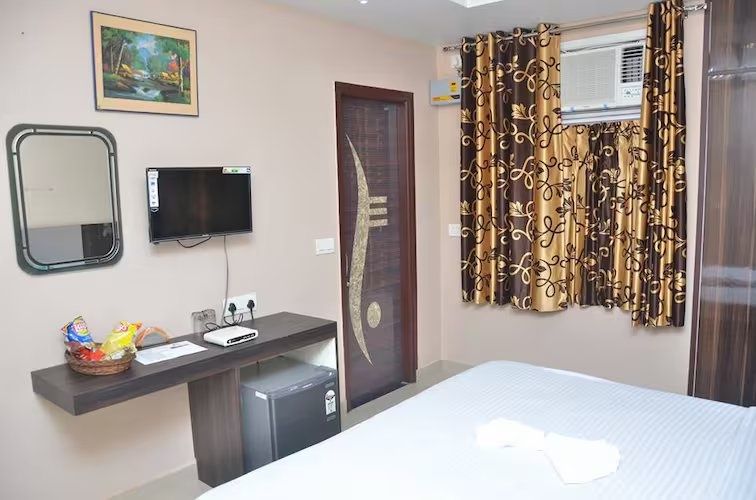 Travelling Troopers  Deluxe Room 3