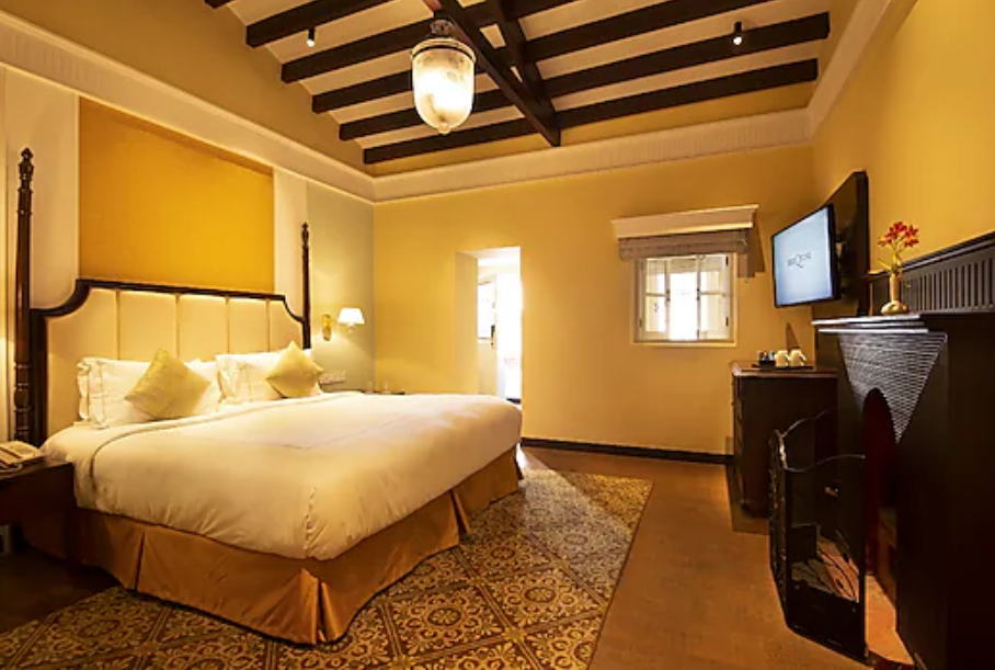 Savoy - IHCL SeleQtions Superior Room Queen Bed 