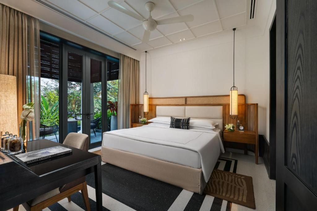 Grand Luxury Suite Lake View with Sit-out