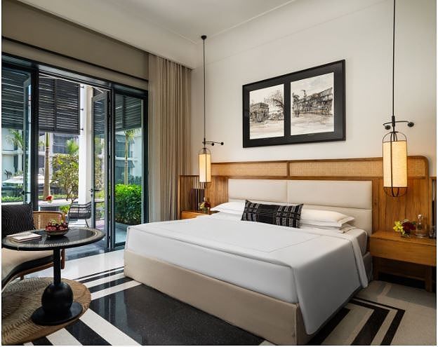 Premium Room with Sit Out King Bed