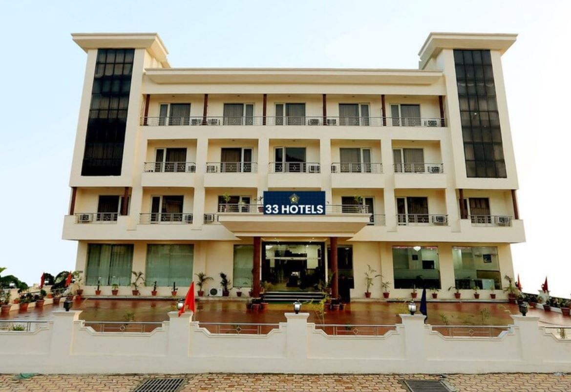 33 Hotel Katra