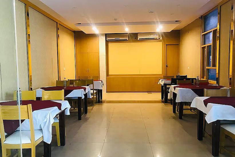 Food & Dining