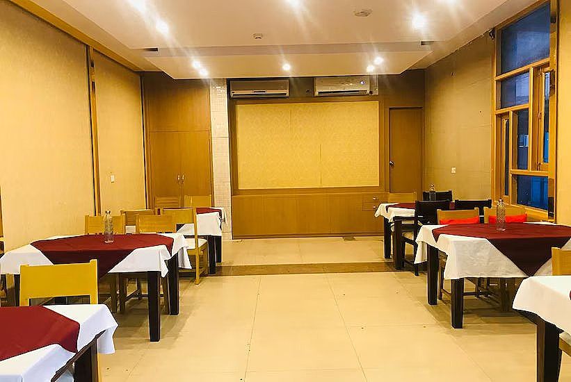 Food & Dining