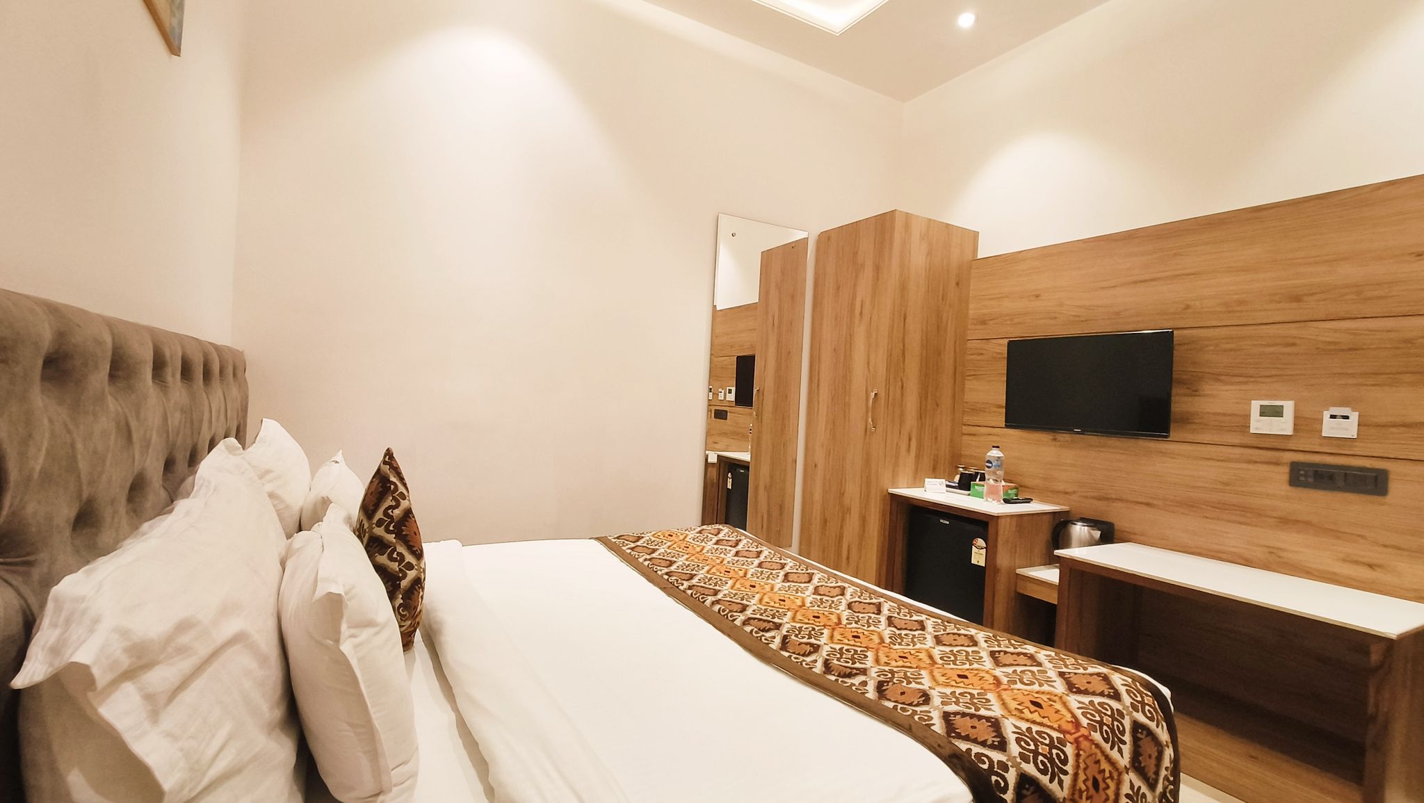 Hotel Blessings Amritsar Super Deluxe Room 5