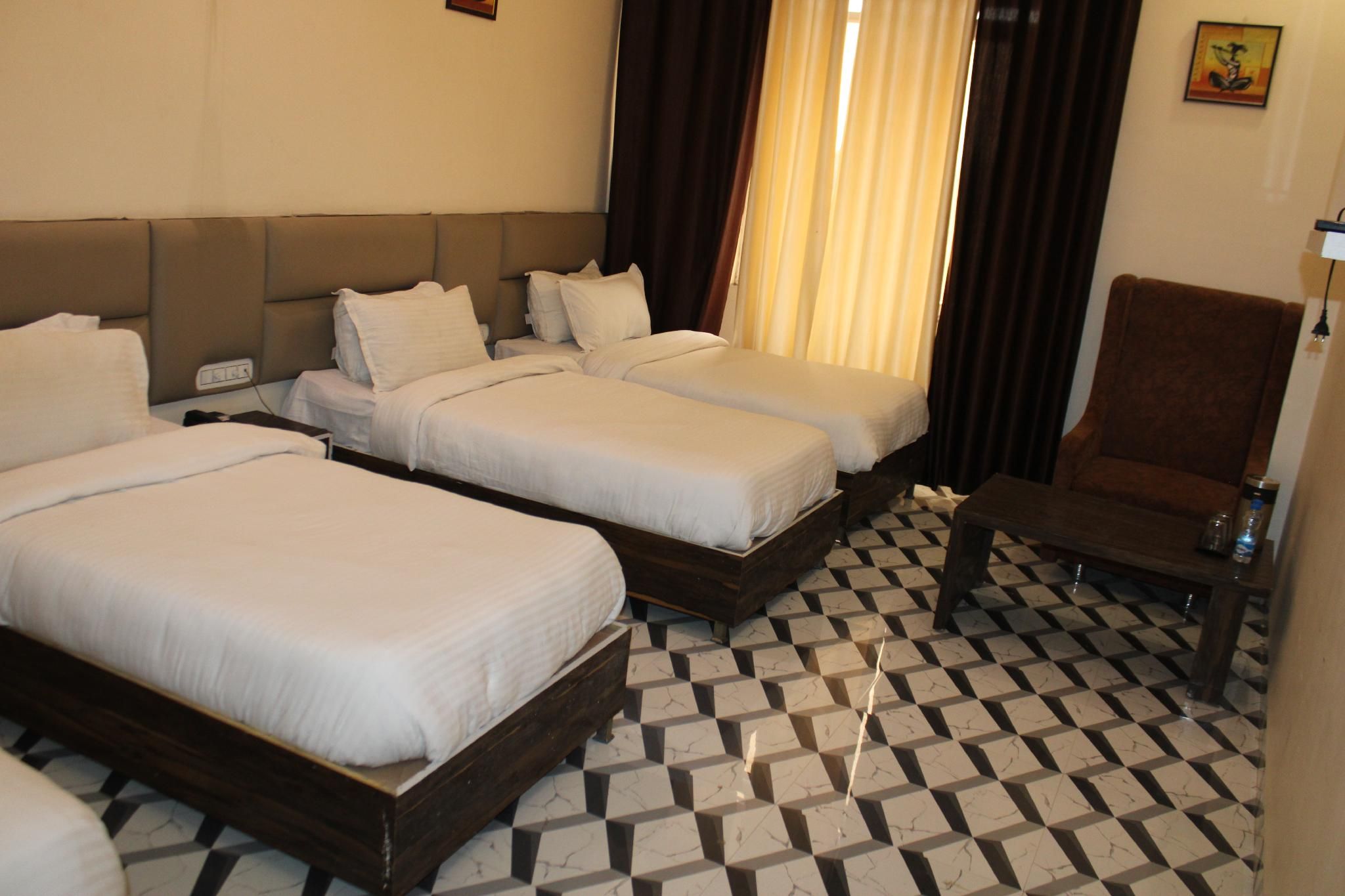 Hotel The Grand The Premium Deluxe 3