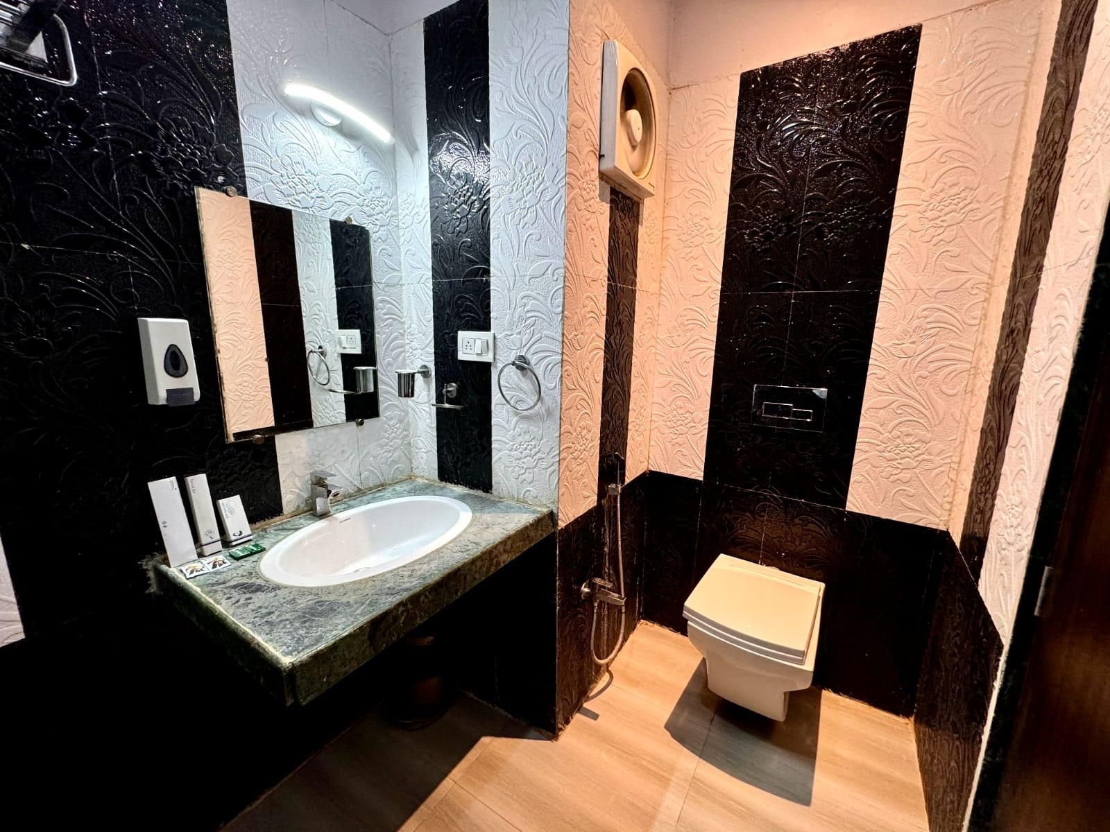 Hotel The Grand The Premium Luxury 4