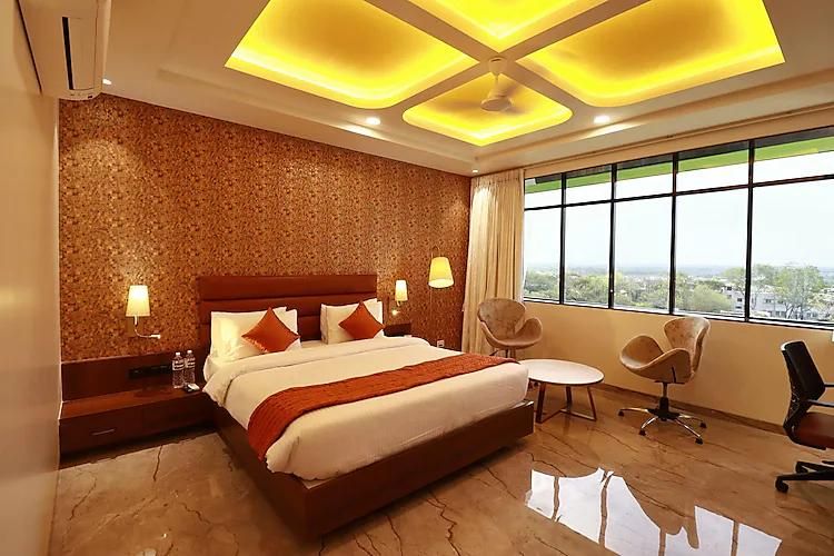 Four Petals Executive Premium