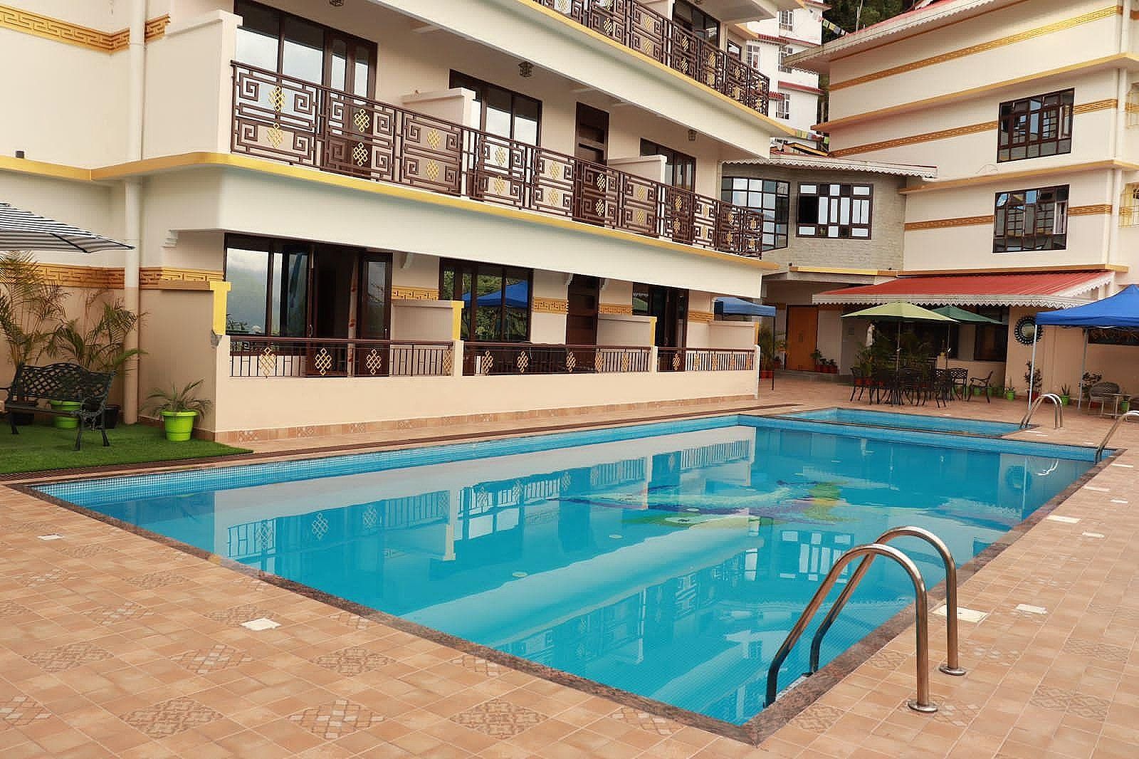 Swimming pool