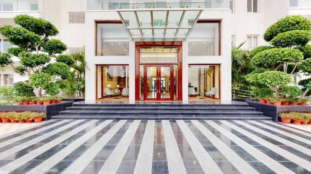 Priya Living Flower Valley