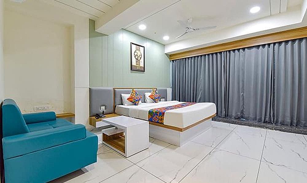 Fabhotel Bliss Deluxe Room 2