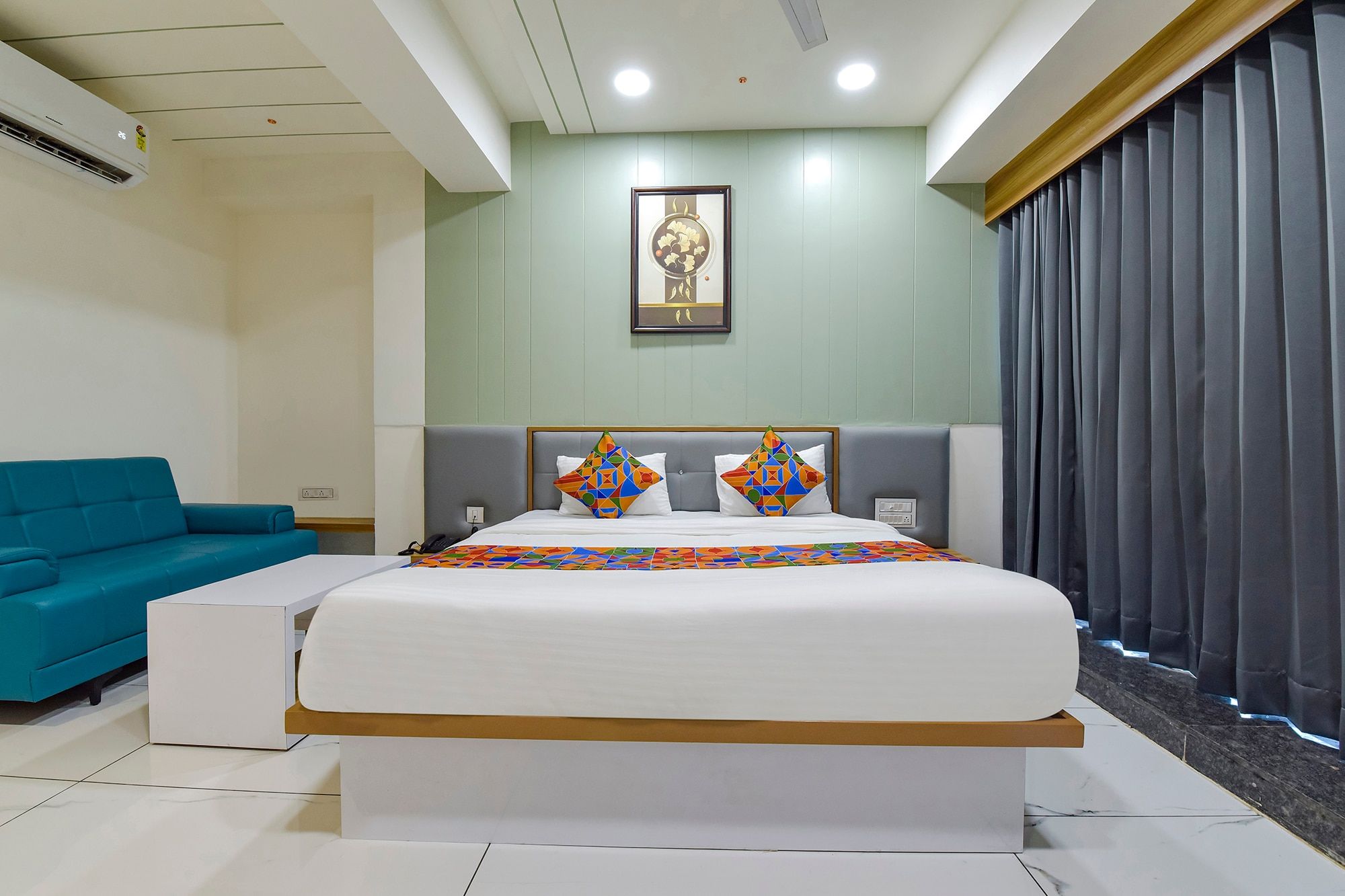 Fabhotel Bliss Deluxe Room 4